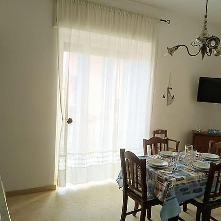 Ferienwohnung Fountains' Square Formia Exterior foto