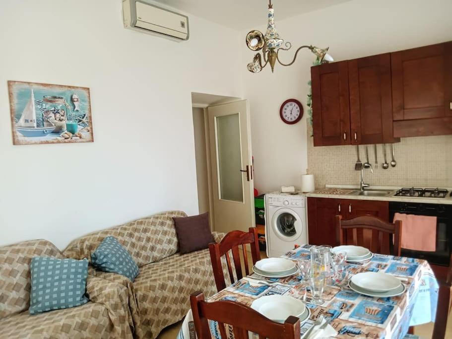 Ferienwohnung Fountains' Square Formia Exterior foto